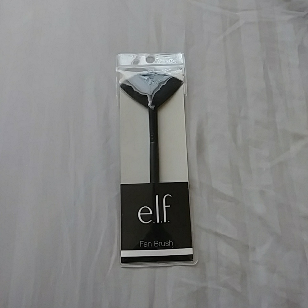 Elf fan brush